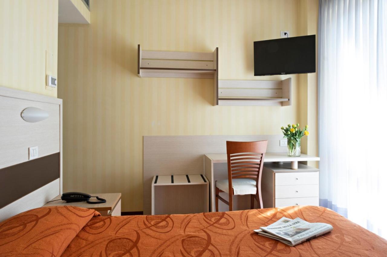 Hotel Mirage Viareggio Esterno foto