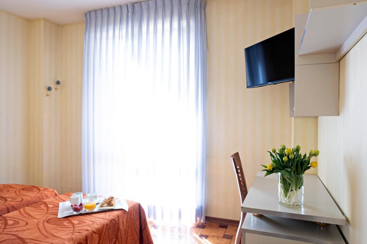 Hotel Mirage Viareggio Esterno foto