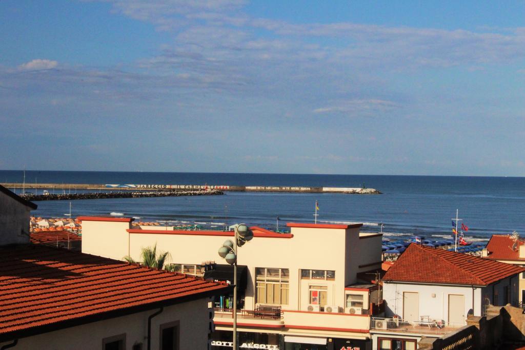 Hotel Mirage Viareggio Esterno foto